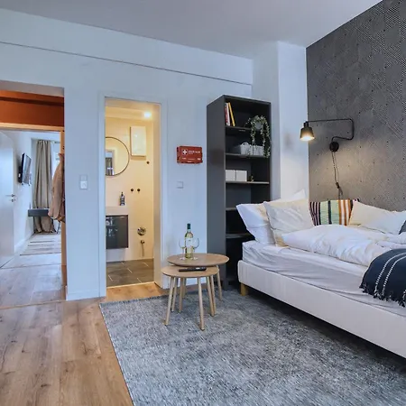 Downtown City-center - Zachastay Guest house 3*